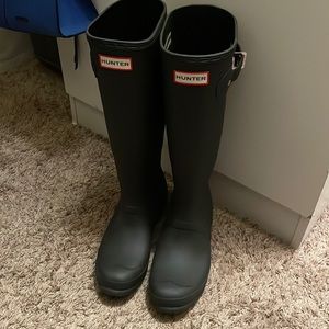 Brand new black hunter boots
